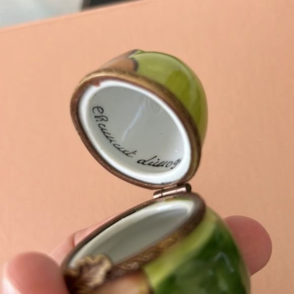 Limoges Acorn Ladybug w Leaf Peint Main Trinket Pill Box - Picture 9 of 12